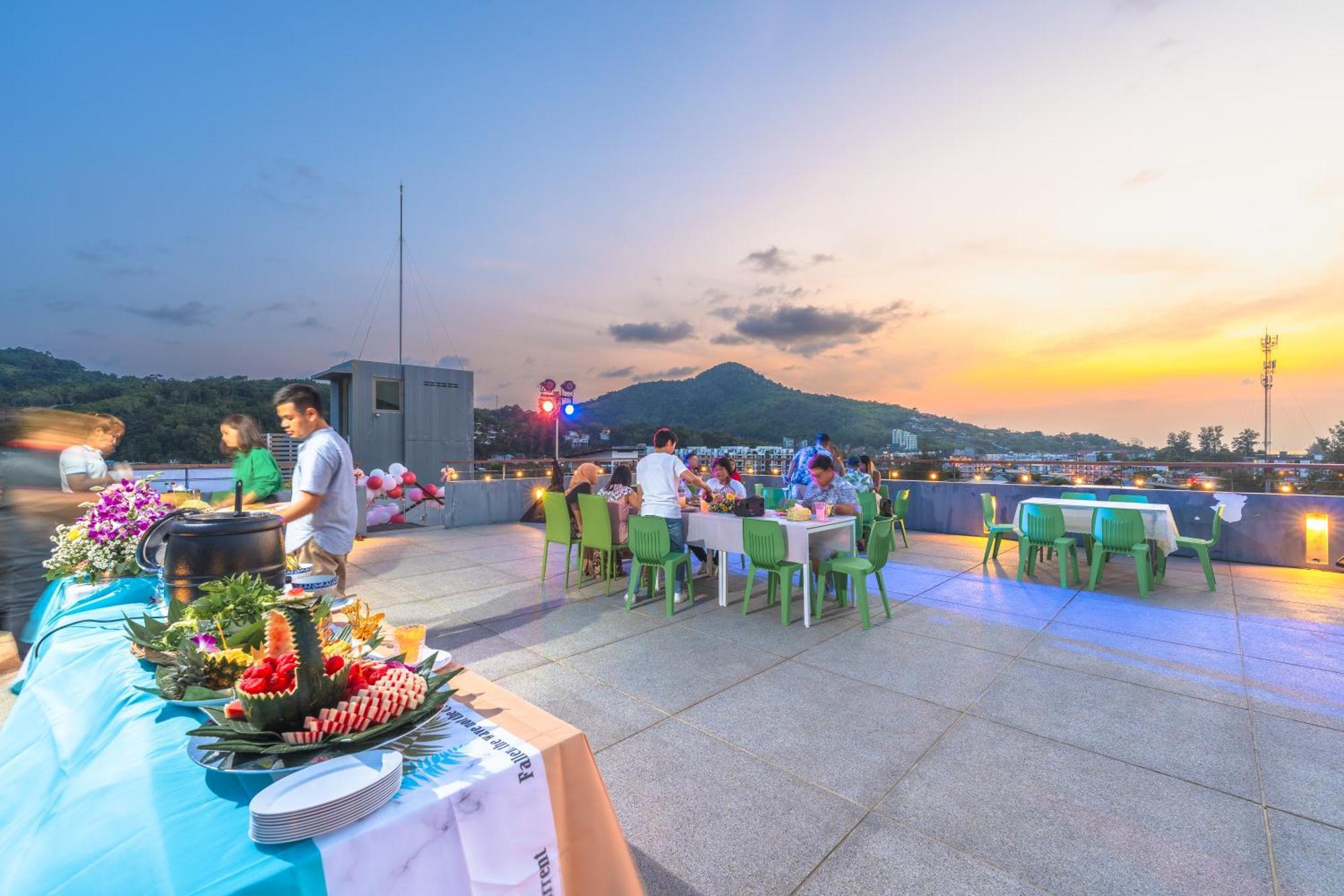 G1 Touch Blue Sky Hotel Kamala Beach Exterior photo