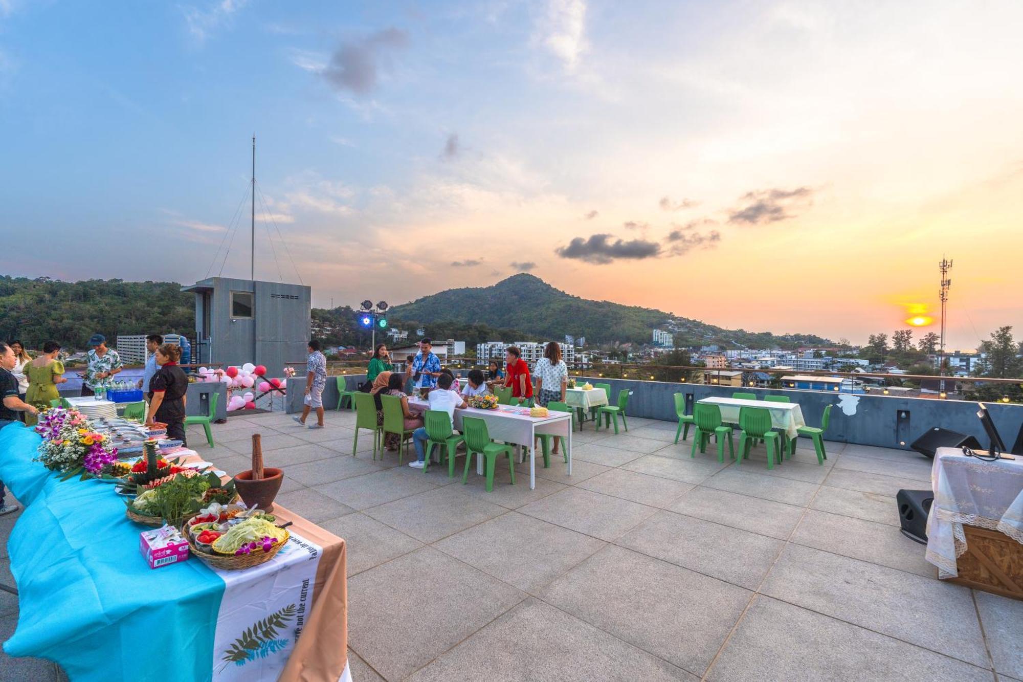 G1 Touch Blue Sky Hotel Kamala Beach Exterior photo